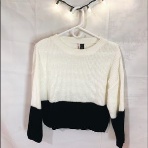 Cropped Knitted Sweater/Top
